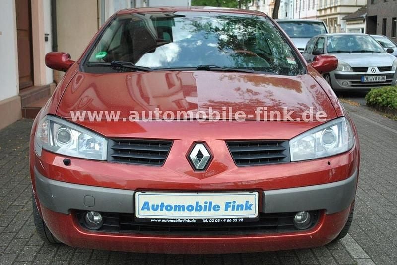 Rot Gebraucht 2005 Renault Mégane Cabriolet Dynamique Cabrio | 990 € (Superpreis) - Bild 1/4
