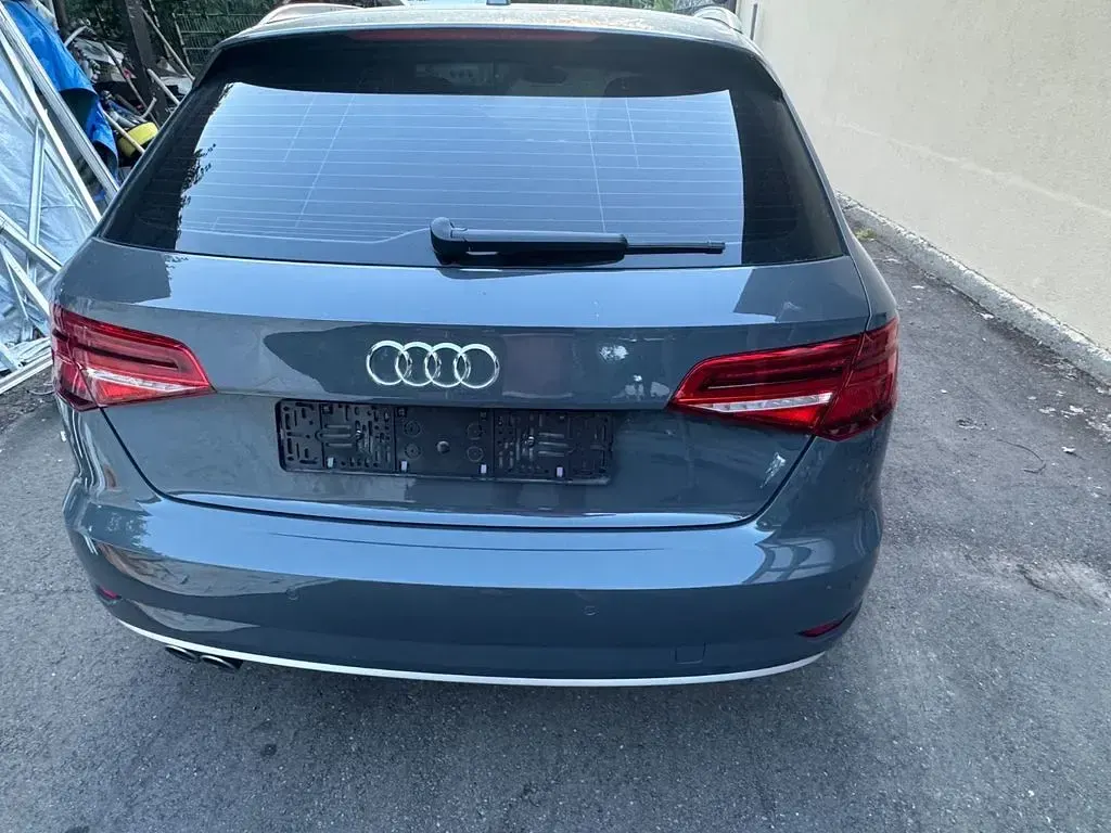 Gebraucht Audi A3 Sport 150 PS (110 kW) 2017 Grau Limousine