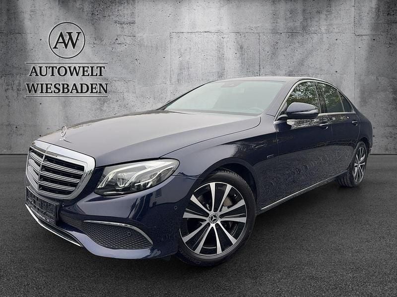 Blau Gebraucht 2020 Mercedes E300 Limousine | 26.990 € (Superpreis) - Bild 1/4