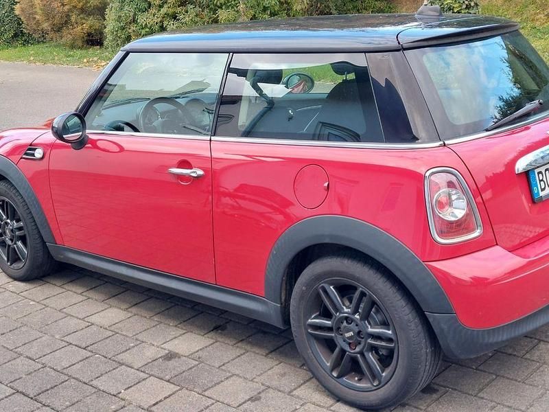 Używany Mini Cooper Chili 136 KM (100 kW) 2012 Czerwony Hatchback