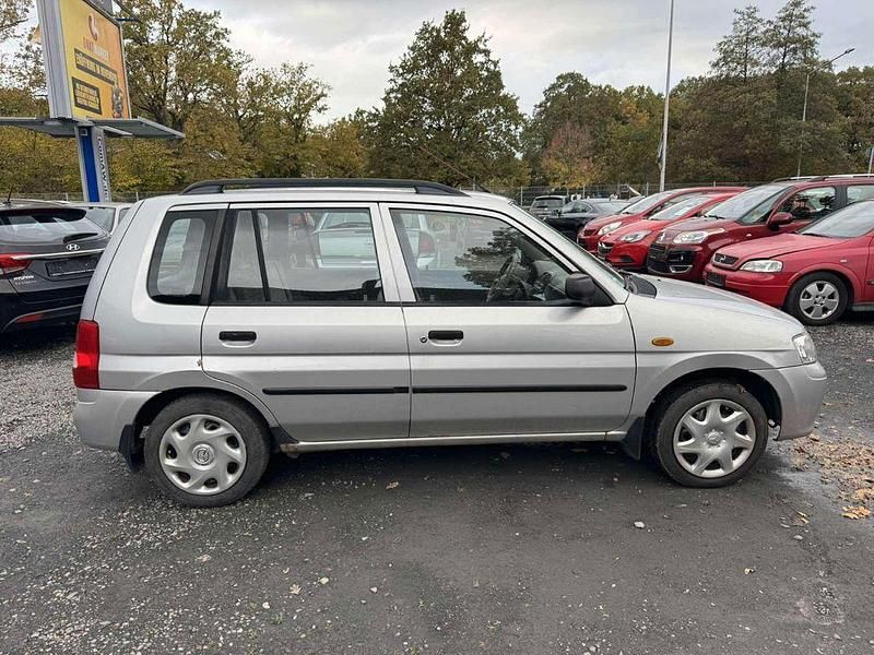 Gebraucht Mazda Demio Exclusive 75 PS (55 kW) 2002 Grau Kleinwagen