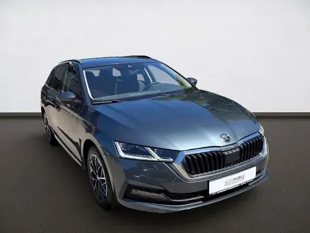 Gebraucht Skoda Octavia Clever 150 PS (110 kW) 2022 Grau Kombi