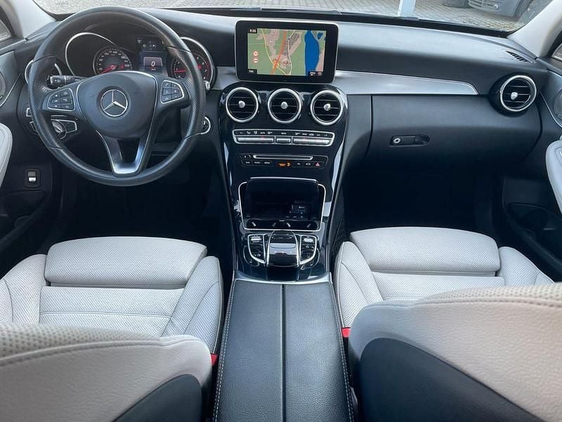 Gebraucht Mercedes C300 Avantgarde 245 PS (180 kW) 2016 Blau Limousine