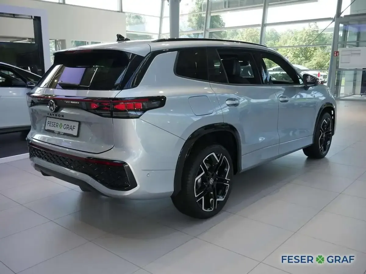 Neu VW Tayron R-line 272 PS (200 kW) 2026 Oyster silver metallic SUV