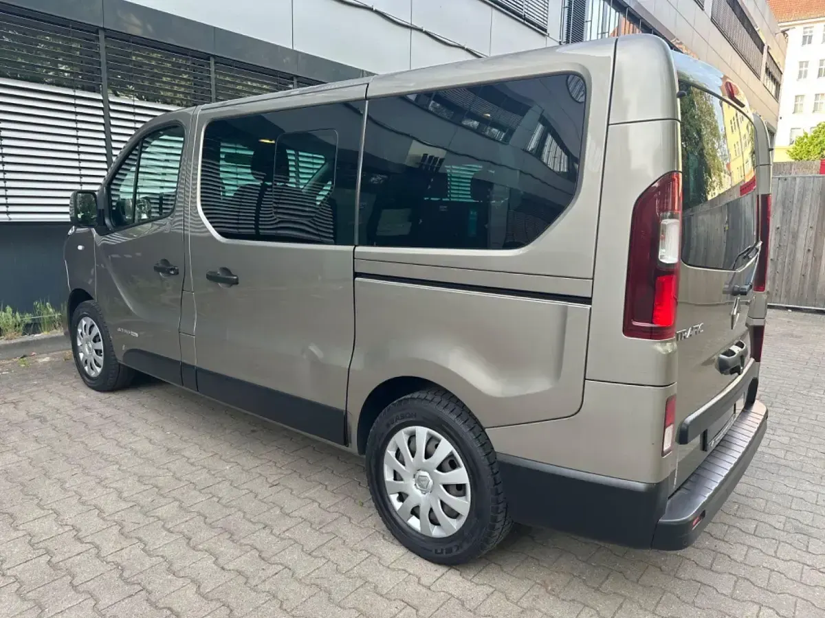 Brugt Renault Trafic 145 HK (106 kW) 2018 Grå MPV