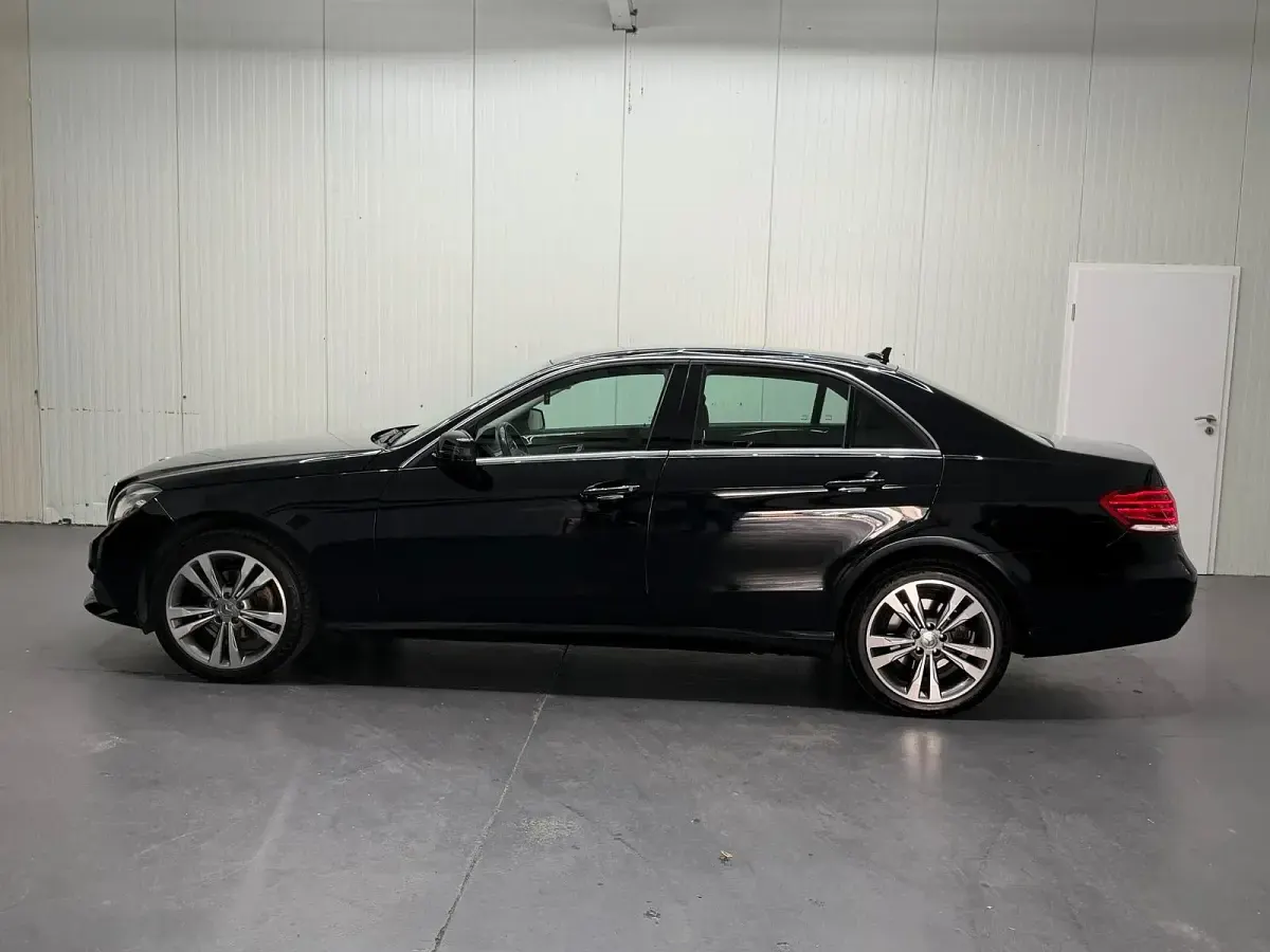 Gebraucht Mercedes E200 184 PS (135 kW) 2013 Schwarz Limousine