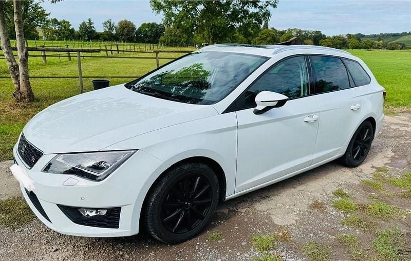 Weiß Gebraucht 2014 Seat Leon ST FR Kombi | 11.600 € (Superpreis) - Bild 1/4