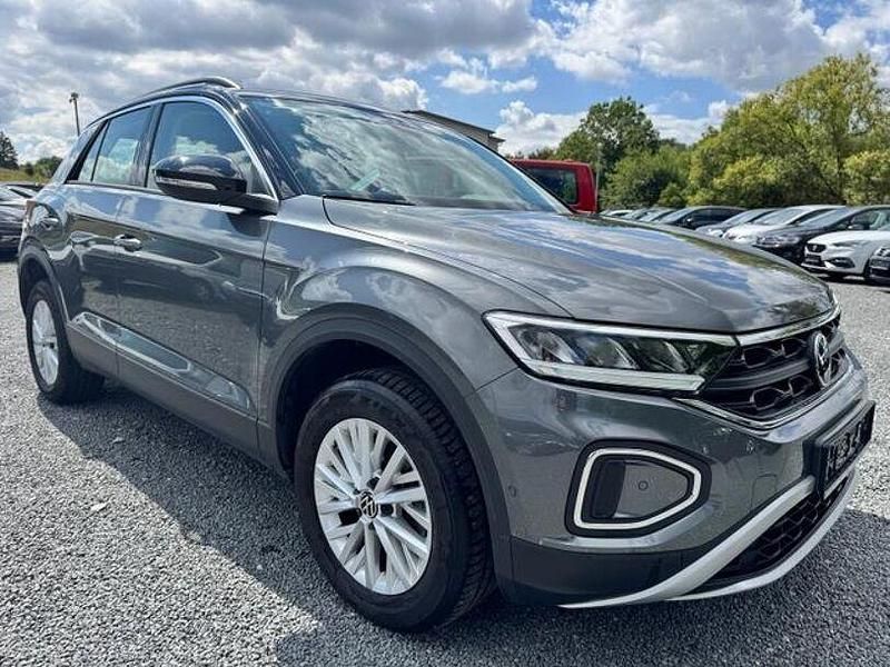 Grau Gebraucht 2024 VW T-Roc Life SUV | 25.990 € (Guter Preis) - Bild 1/4