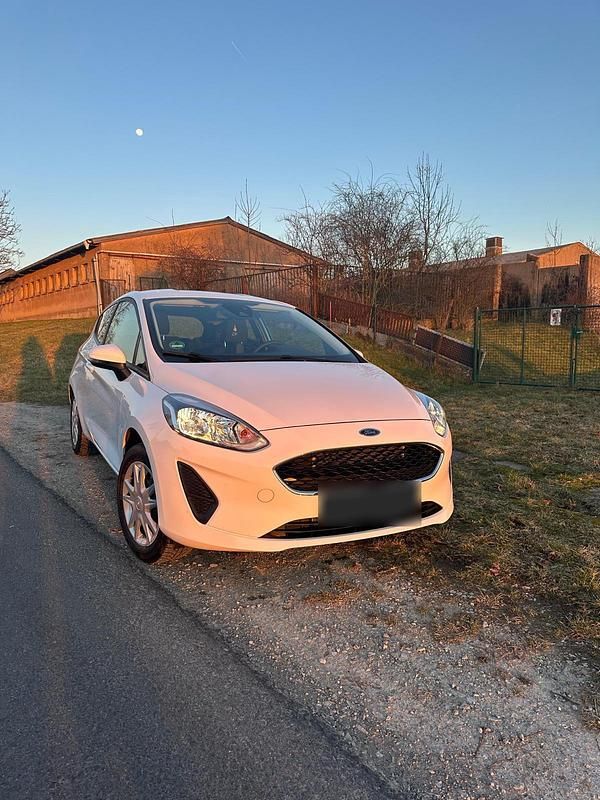 Gebraucht Ford Fiesta Trend 70 PS (51 kW) 2019 Weiß Kleinwagen