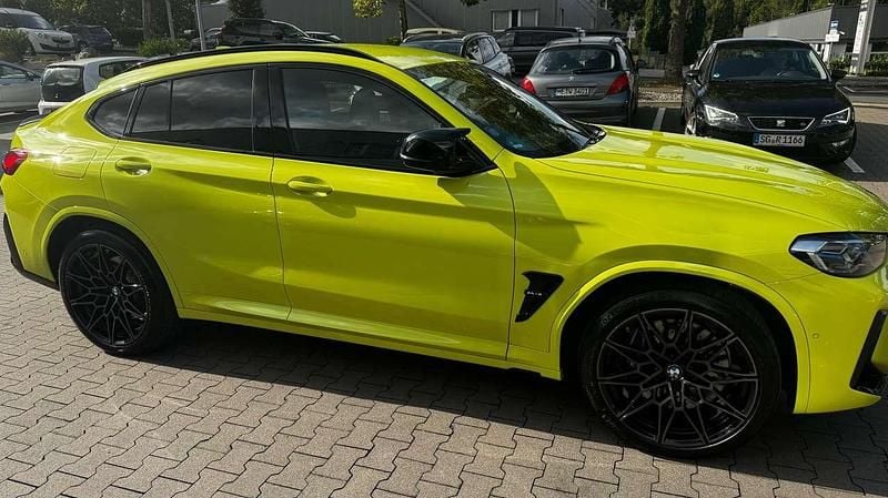 Gelb Gebraucht 2023 BMW X4 M Competition Edition SUV | 65.990 € (Fairer Preis) - Bild 1/4