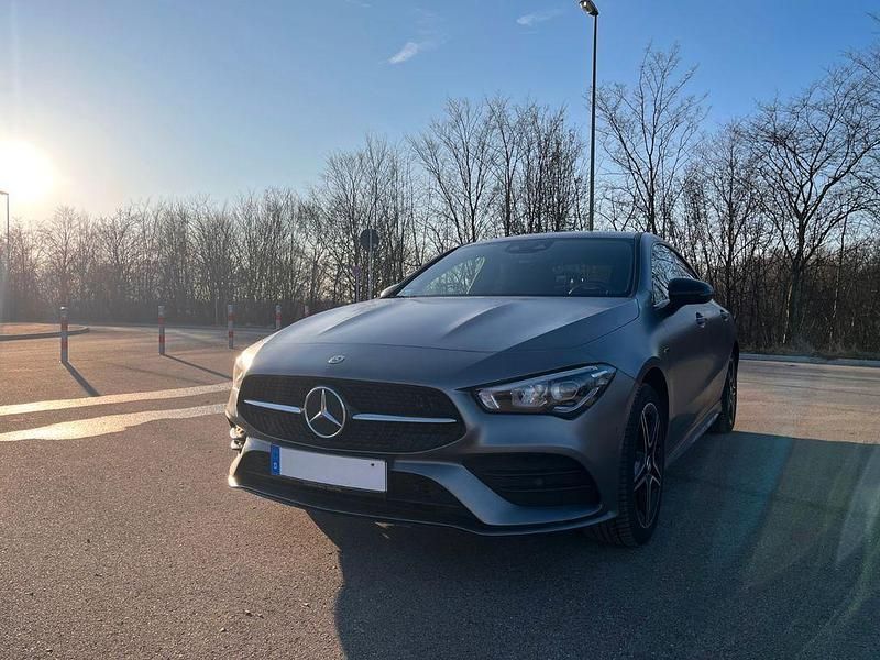 Gebraucht Mercedes CLA250e AMG line 218 PS (160 kW) 2021 Grau Limousine