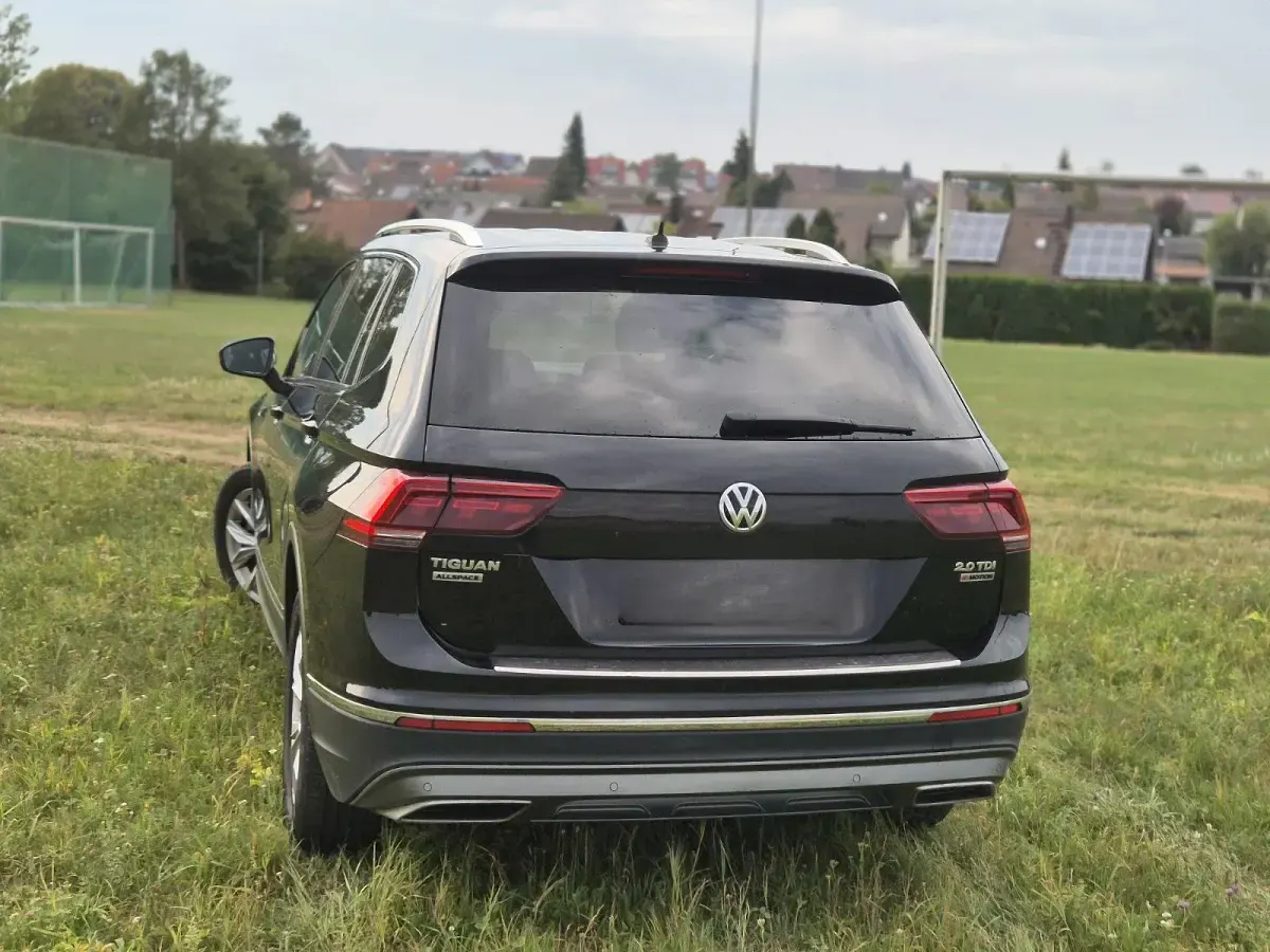 Gebraucht VW Tiguan Allspace Highline 150 PS (110 kW) 2018 Schwarz SUV