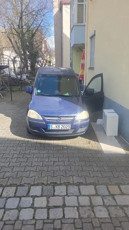 Usata Opel Combo 90 CV (66 kW) 2005 Blu Monovolume