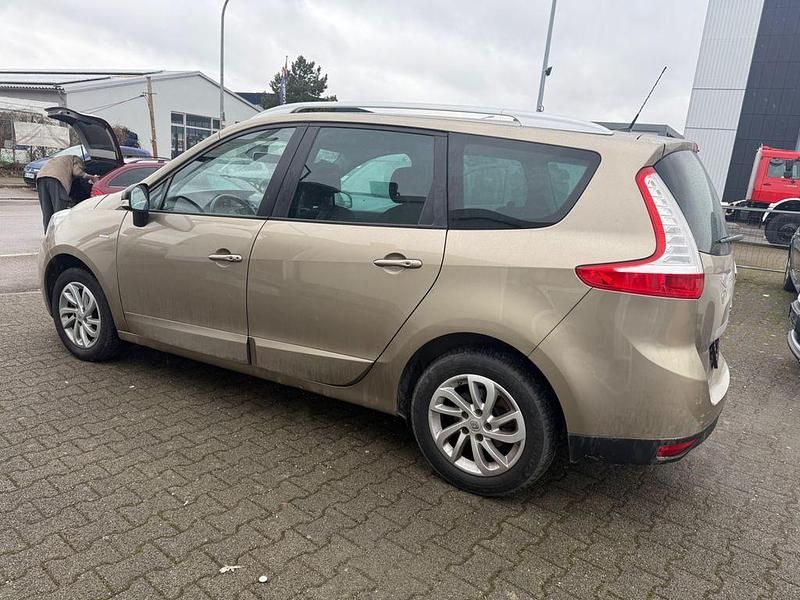 Gebraucht Renault Scénic III LIMITED 132 PS (97 kW) 2015 Beige Limousine