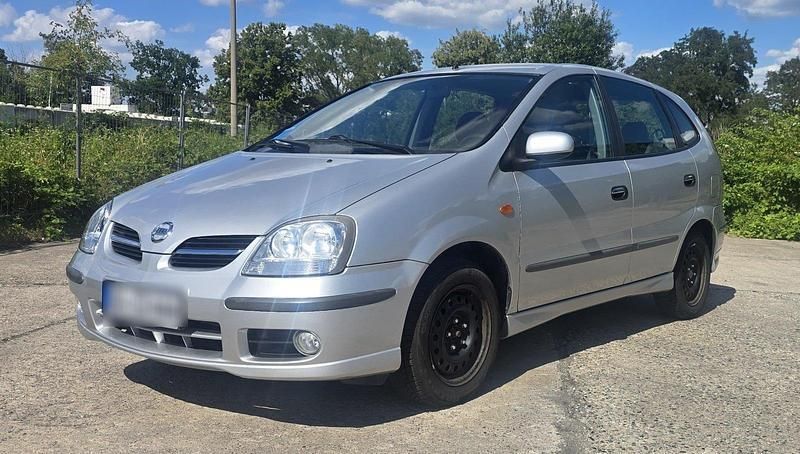 Silber Gebraucht 2005 Nissan Almera Tino Van / Kleinbus | 2.900 € (Teuer) - Bild 1/4