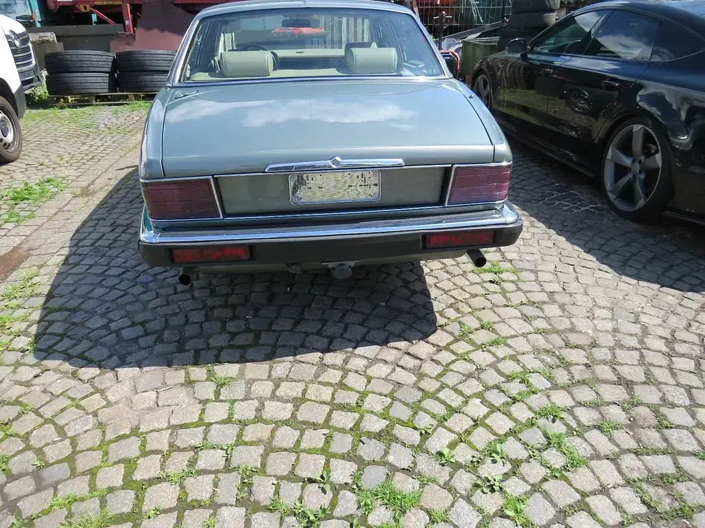 Second-hand Jaguar XJ 200 CP (147 kW) 1992 Gri Berlinǎ