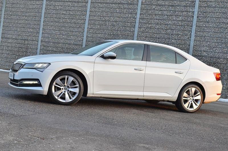 Gebraucht Skoda Superb Style 280 PS (205 kW) 2022 Weiß Limousine