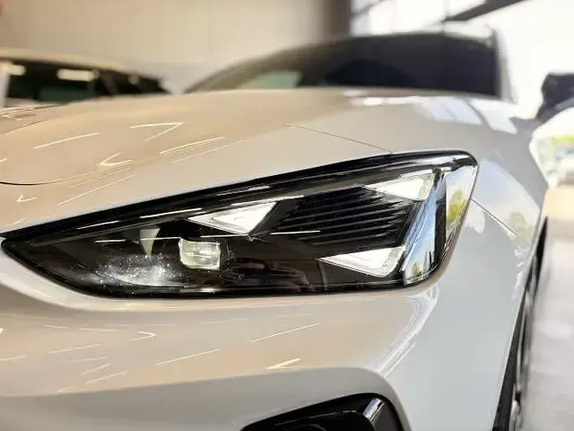 Gebraucht Cupra Leon 204 PS (150 kW) 2025 Weiß Kombi