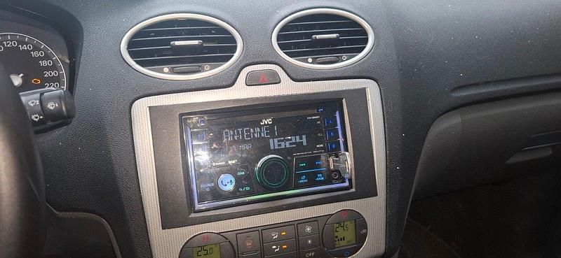 Gebraucht Ford Focus 116 PS (85 kW) 2005 Grau Kombi