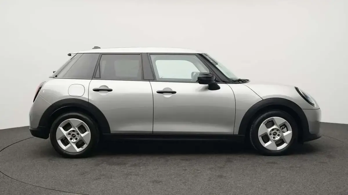 Gebraucht Mini Cooper Classic 156 PS (114 kW) 2024 Grau Kleinwagen
