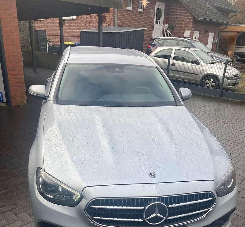 Silber Gebraucht 2020 Mercedes E220 Kombi | 22.000 € (Fairer Preis) - Bild 1/4