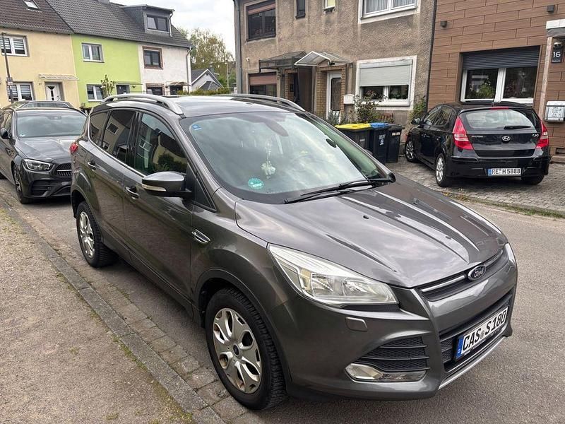 Gebraucht Ford Kuga Individual 150 PS (110 kW) 2015 Grau SUV