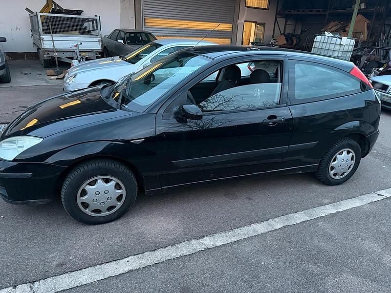Gebraucht Ford Focus 100 PS (73 kW) 2004 Schwarz Kleinwagen