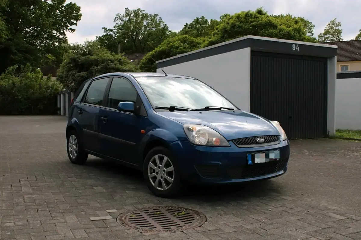 Gebraucht Ford Fiesta 69 PS (50 kW) 2007 Blau Kleinwagen