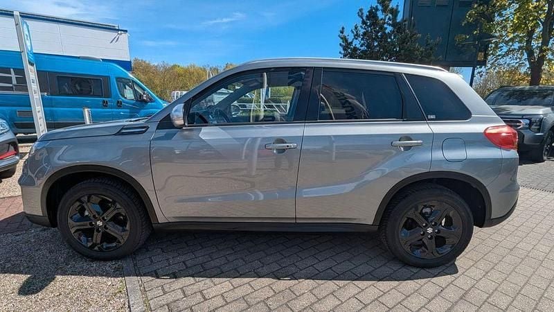 Gebraucht Suzuki Vitara 140 PS (102 kW) 2017 Grau SUV