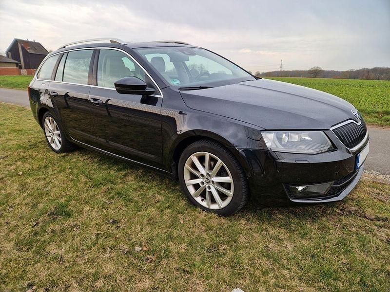 Gebraucht Skoda Octavia Elegance 140 PS (102 kW) 2014 Schwarz Kleinwagen