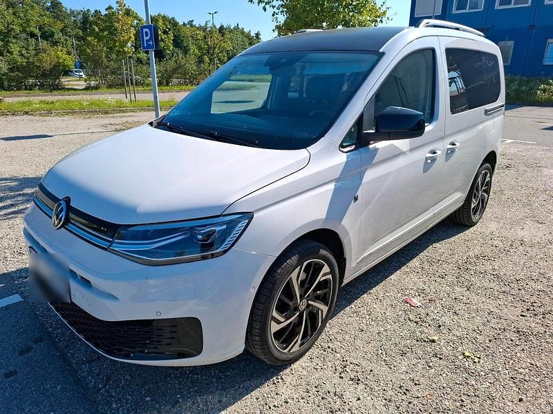 Weiß Gebraucht 2021 VW Caddy Style Van / Kleinbus | 21.700 € (Fairer Preis) - Bild 1/4