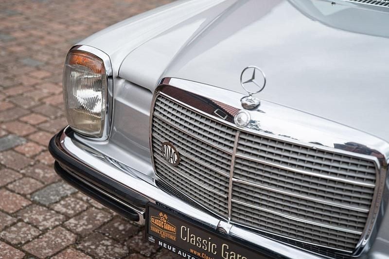 Gebraucht Mercedes W114 160 PS (117 kW) 1975 Silber Coupé