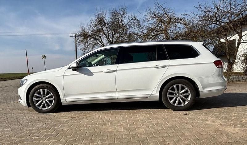 Gebraucht VW Passat Comfortline 150 PS (110 kW) 2015 Weiß Kombi