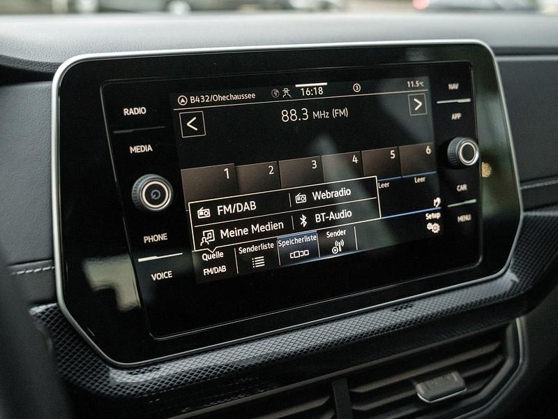 Gebraucht VW T-Cross R-line 116 PS (85 kW) 2025 Grau SUV