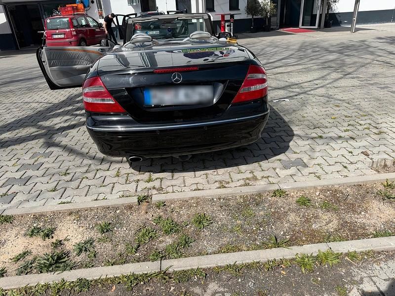 Gebraucht Mercedes CLK320 218 PS (160 kW) 2003 Schwarz Cabrio