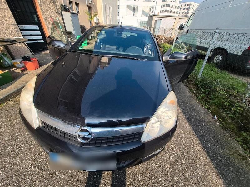 Gebraucht Opel Astra Cabriolet 140 PS (102 kW) 2007 Schwarz Cabrio