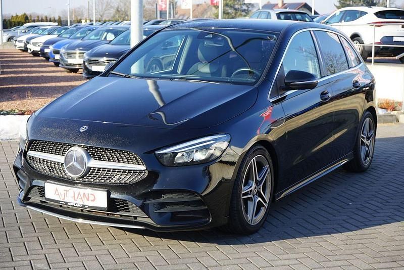Gebraucht Mercedes B200 AMG line 150 PS (110 kW) 2019 Schwarz Van / Kleinbus