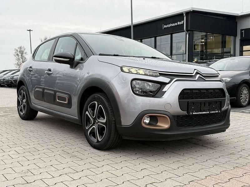Grau Gebraucht 2023 Citroën C3 PureTech Kleinwagen | 13.990 € (Guter Preis) - Bild 1/4