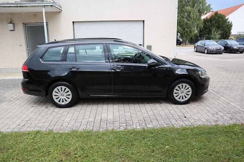 Second-hand VW Golf VII Trendline 116 CP (85 kW) 2017 Negru Break