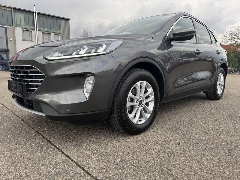Gebraucht Ford Kuga Titanium 120 PS (88 kW) 2024 Grau SUV
