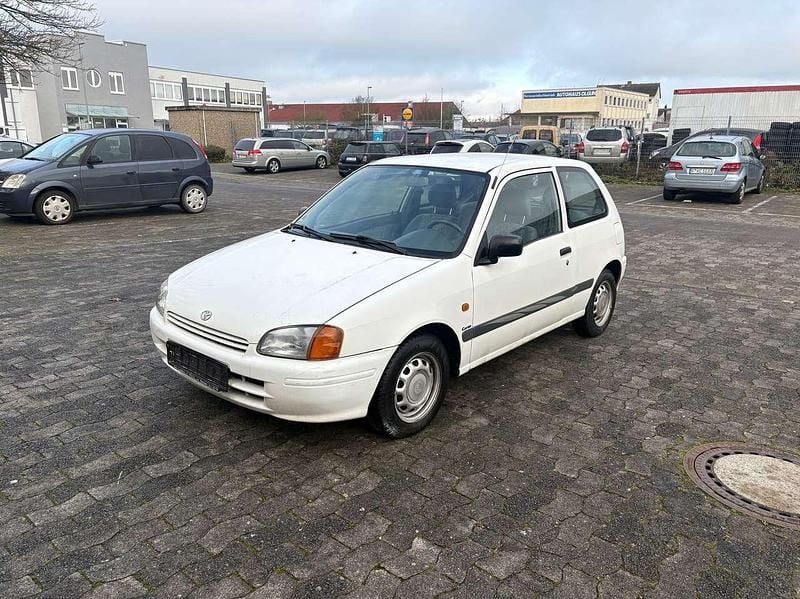 Weiß Gebraucht 1997 Toyota Starlet Kleinwagen | 1.199 € (Guter Preis) - Bild 1/4