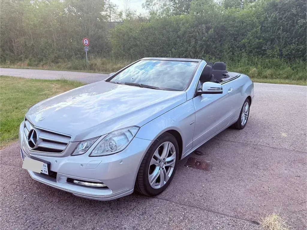 Gebraucht Mercedes E200 Avantgarde 184 PS (135 kW) 2011 Silber Cabrio