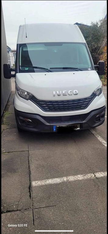 Weiß Gebraucht 2019 Iveco 35.12 Van | 20.000 € - Bild 1/4