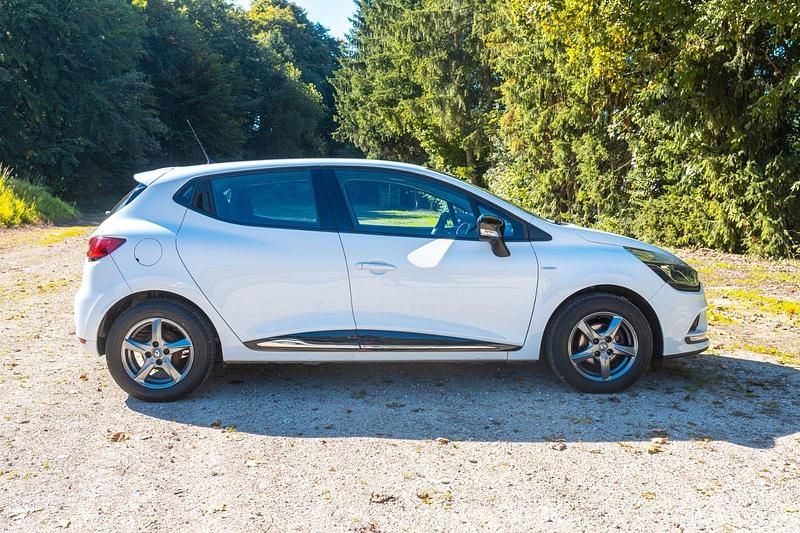 Gebraucht Renault Clio IV Intens 90 PS (66 kW) 2017 Weiß Kleinwagen