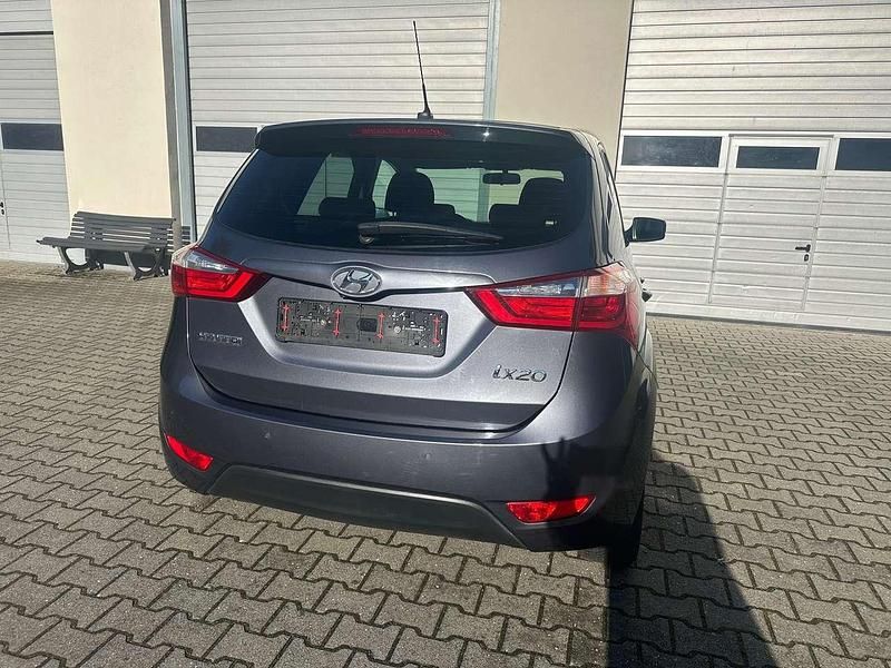 Gebraucht Hyundai ix20 Passion 116 PS (85 kW) 2016 Schwarz Kleinwagen