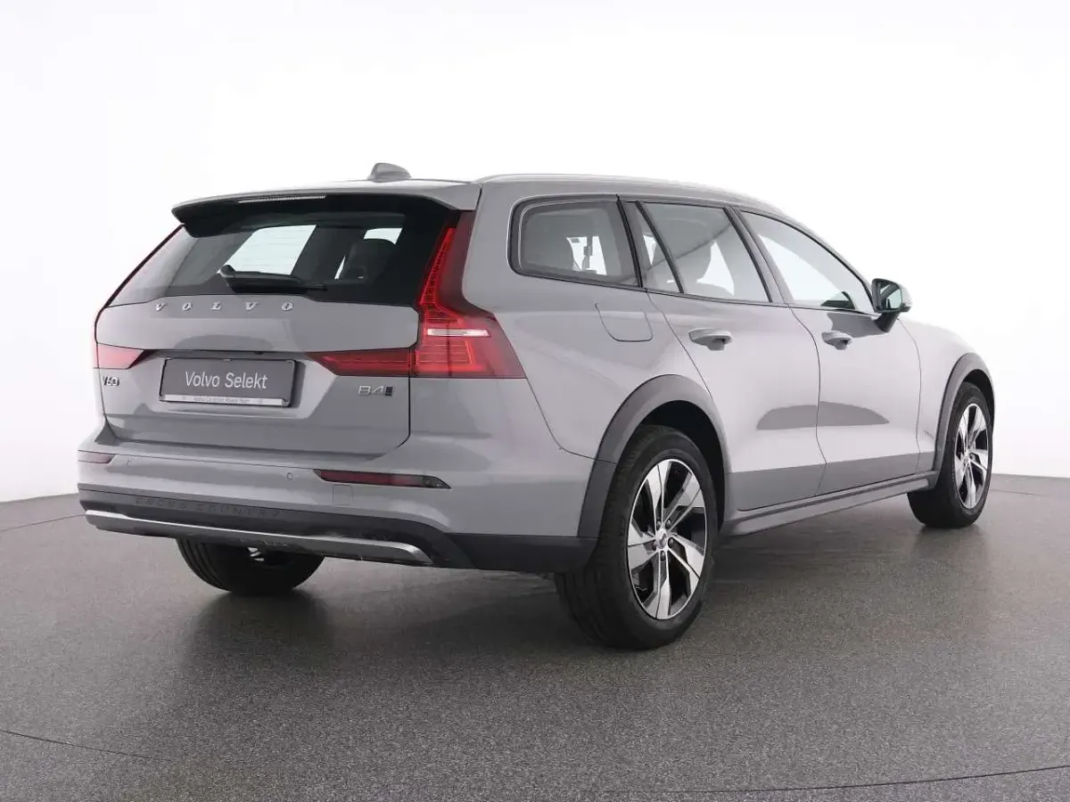 Occasion Volvo V60 CC Plus 197 ch (144 kW) 2024 Gris Break