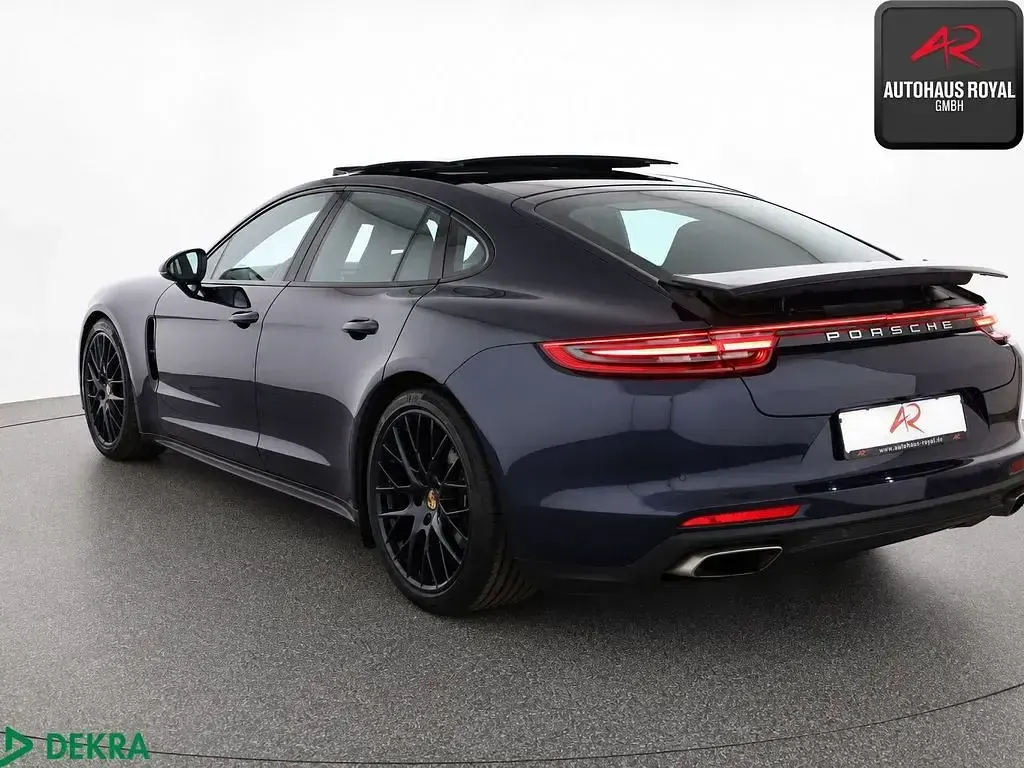 Gebraucht Porsche Panamera Turbo 330 PS (242 kW) 2018 Blau Kleinwagen