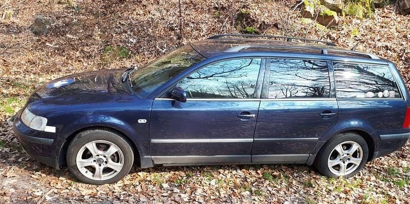 Gebraucht VW Passat 125 PS (91 kW) 1999 Blau Kombi