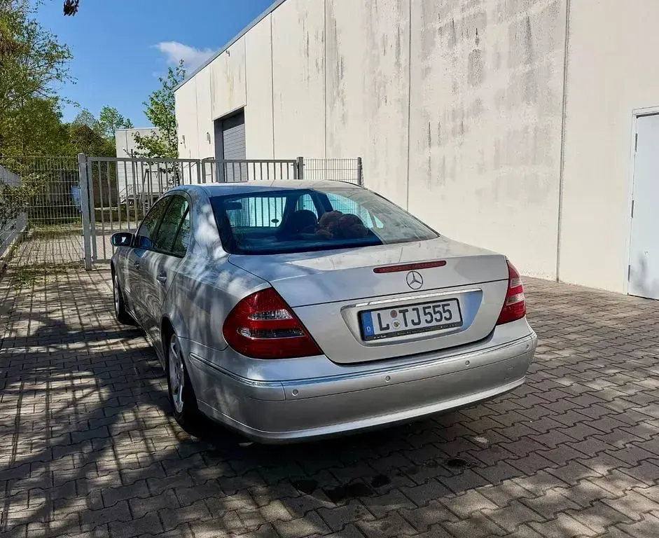 Gebraucht Mercedes E200 Avantgarde 163 PS (119 kW) 2004 Silber Limousine