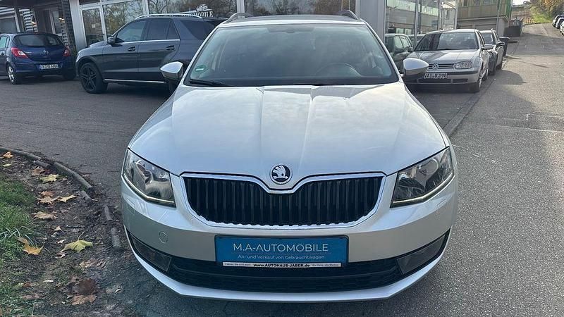 Silber Gebraucht 2016 Skoda Octavia Style Kombi | 7.990 € (Guter Preis) - Bild 1/4